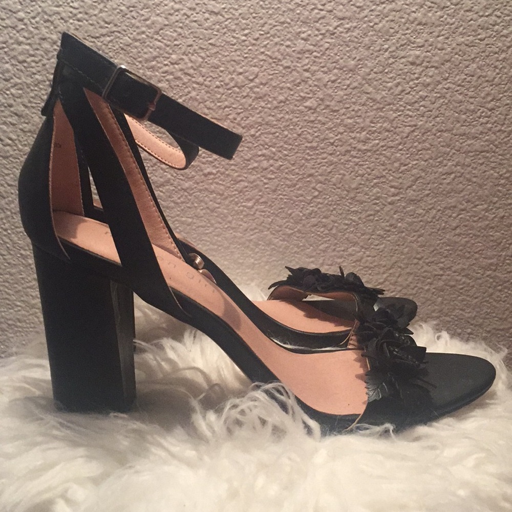Madden Girl Block Heels Size 9